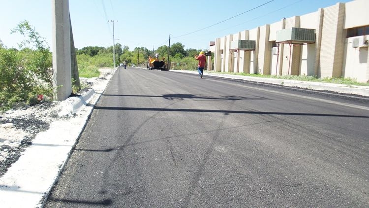 Construyen salón de usos múltiples en ejido Los Álamos