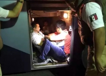 Hallan a 7 migrantes en maletero