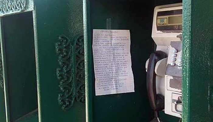 Busca José al amor de su vida con letrero; la quiere pechugona