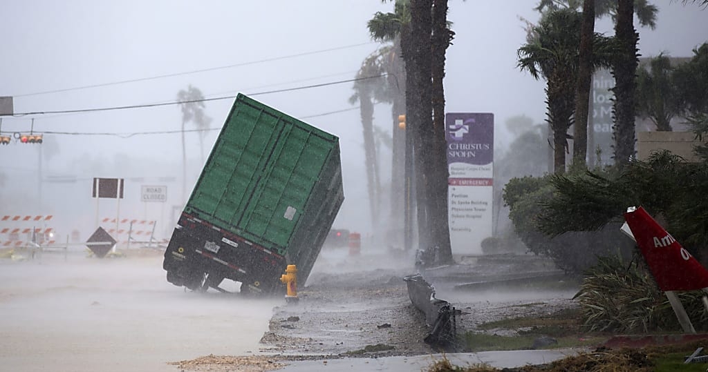 Indocumentados no tendrán que mostrar identificación para refugiarse de ‘Harvey’: gobernador de Texas