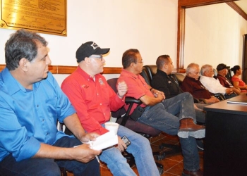 Pide a funcionarios estar preparados para dejar el cargo