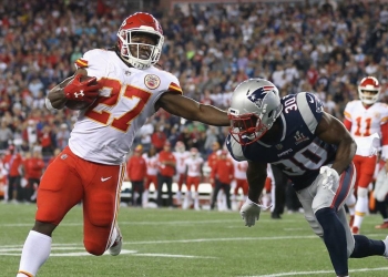 Los Chiefs le dan la bienvenida al campeón con una paliza