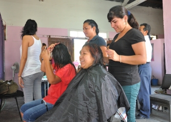 Este lunes inician los cursos de belleza impartidos en el PRI