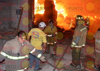 Se incendia fábrica de tarimas