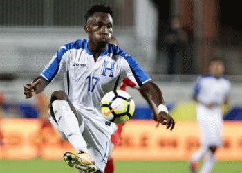 Los goles de la primera mitad potencian a Honduras ante T & T