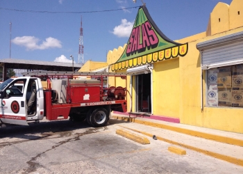 Se registra incendio en una dulcería
