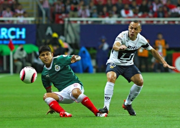Chivas y Pumas igualan