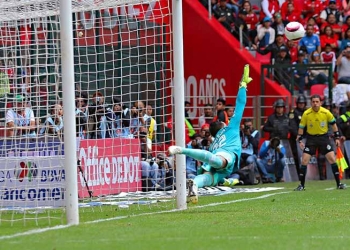 Toluca logra victoria ante Gallos