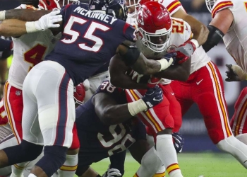 Kansas City conserva el invicto en la NFL