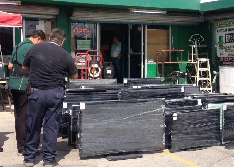 Dueños de objetos asegurados acuden a reclamarlos