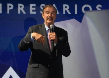 El hambriento salta lo que tenga que saltar: Fox sobre muro de Trump