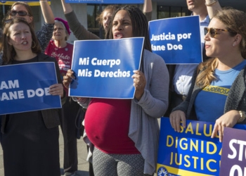 Ordena Corte al Gobierno de EU permitir aborto de una menor indocumentada