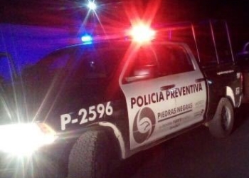 Sujetos encapuchados asaltan a pareja