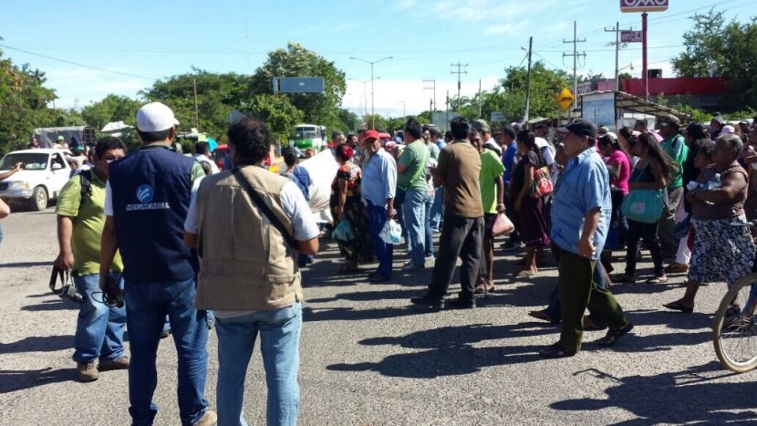 Marchan en Juchitán afectados por los sismos