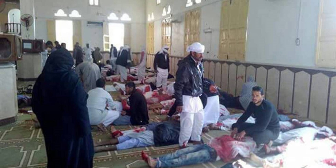 Un atentado contra una mezquita en Egipto causa al menos 235 muertos