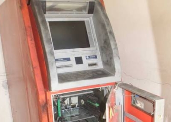 Destrozan cajero automático