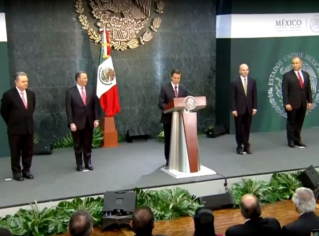 Meade renuncia a su cargo, González Anaya encabezará Hacienda