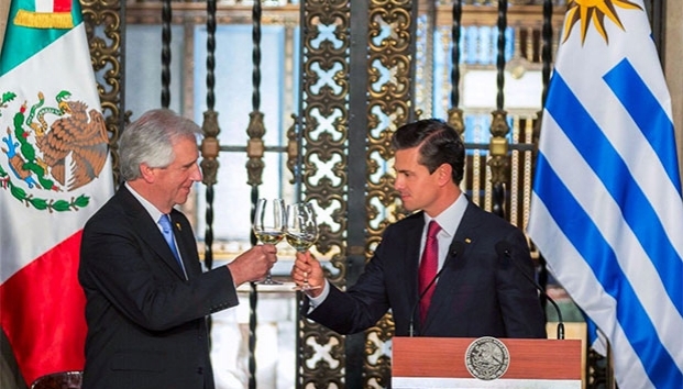 EPN saluda a ‘Presidente de Paraguay’… era de Uruguay