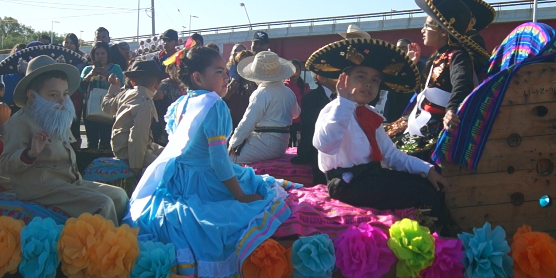 Llevan a cabo tradicional desfile del 20 de noviembre