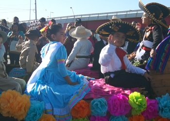 Llevan a cabo tradicional desfile del 20 de noviembre