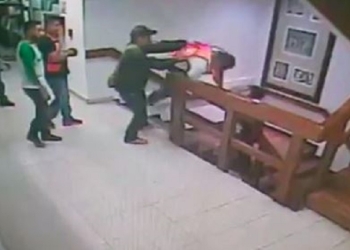 Presunto secuestrador se lanza por las escaleras de la SEIDO
