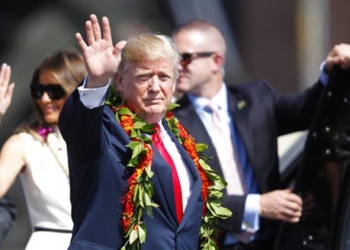 Trump realiza su primera gira a Hawai antes de partir a Japón