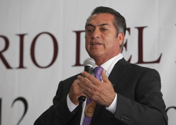 El Bronco presenta licencia como gobernador de NL
