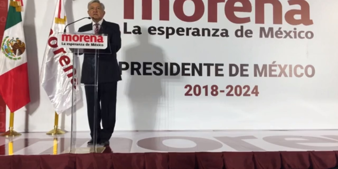 Se registra AMLO como precandidato a la Presidencia