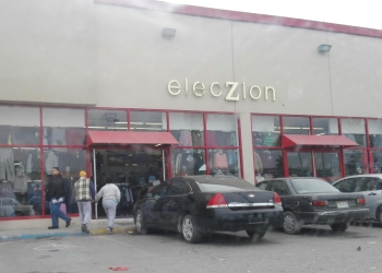 Investigan supuesto asalto en tienda