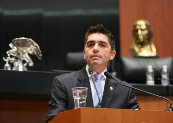 Solicita licencia Luis Fernando Salazar