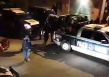 Disipan policías peregrinación a balazos