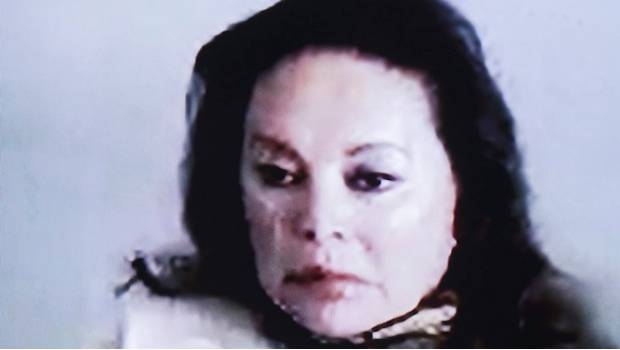 Por interrumpir su sueño, ordena juez retiro de brazalete a Elba Esther Gordillo