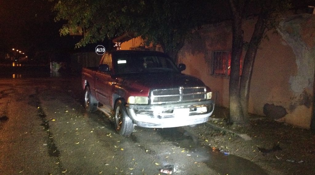 Inspector municipal reporta incendio de su vehículo
