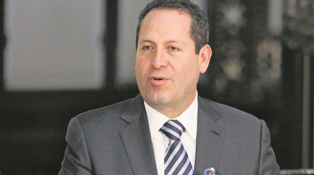 Eruviel Ávila deja la dirigencia nacional del PRI