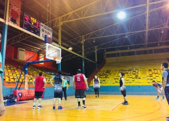 Terminar la temporada regular del basquetbol LOMB