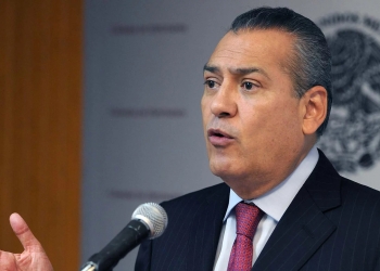 Beltrones tramita amparo contra detención por acusación de desvío