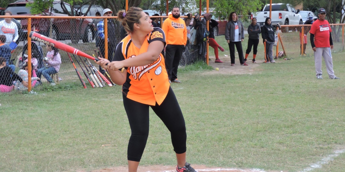 Se aproxima la temporada del softbol femenil del sector sur