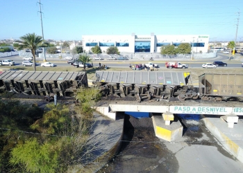 Descarrilan vagones del tren