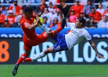 Toluca y Cruz Azul equilibran fuerzas