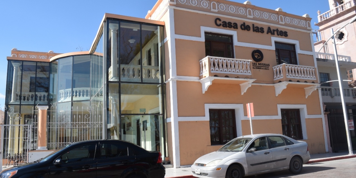 Inician cursos en casa de las artes