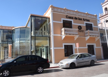 Inician cursos en casa de las artes