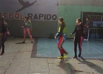 Lobas reforzadas; demuestran su nuevo estilo de juego