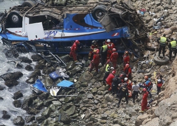 Al menos 25 muertos tras un accidente de autobús en Perú