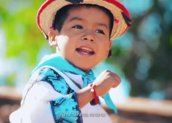 Condenan spot de MC por niño indígena