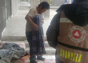 Atienden Protección Civil y Bomberos a personas vulnerables