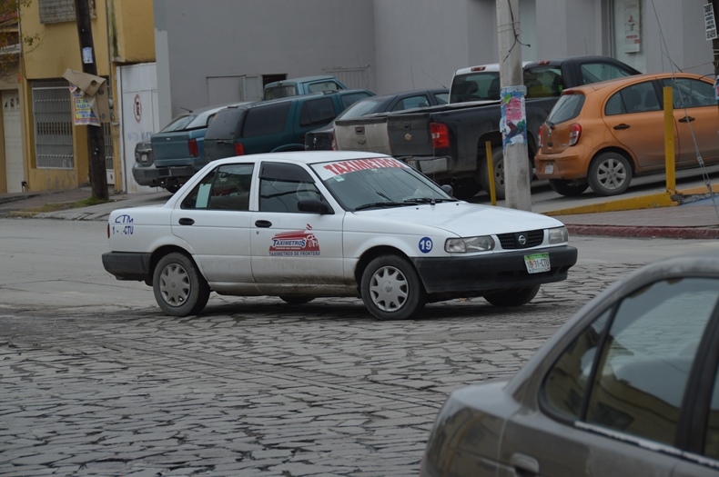 Decomisan automóviles en operativos de transporte