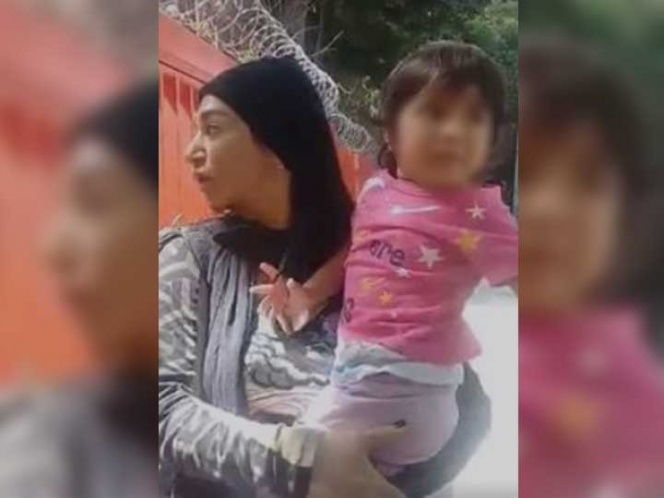 Niña se escapa de guardería y casi la atropellan