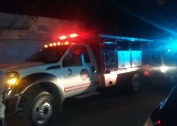 Se quema al intentar controlar un flamazo