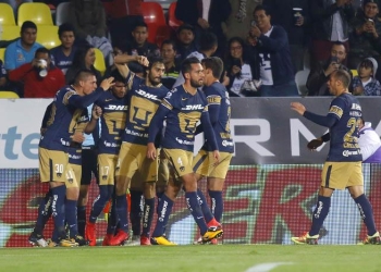 Pumas de visita le pega a Monarcas