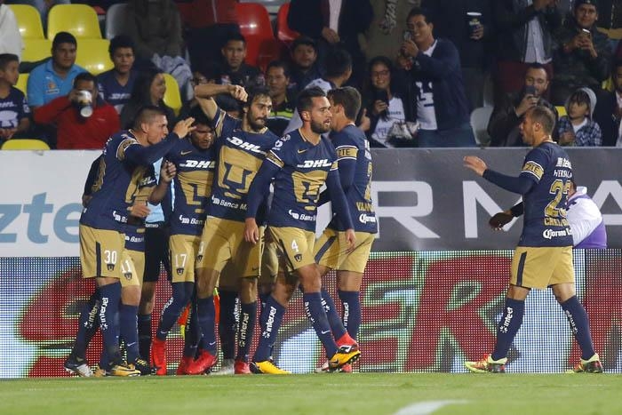 Pumas de visita le pega a Monarcas